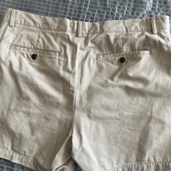 Club Monaco khaki chino shorts size 34 - Picture 3 of 3